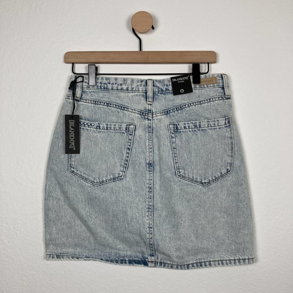 NEW BLANKNYC WOMENS BLUE FLAT FRONT CURVED INSET POCKET DENIM MINI SKIRT SIZE 27 - Picture 3 of 10